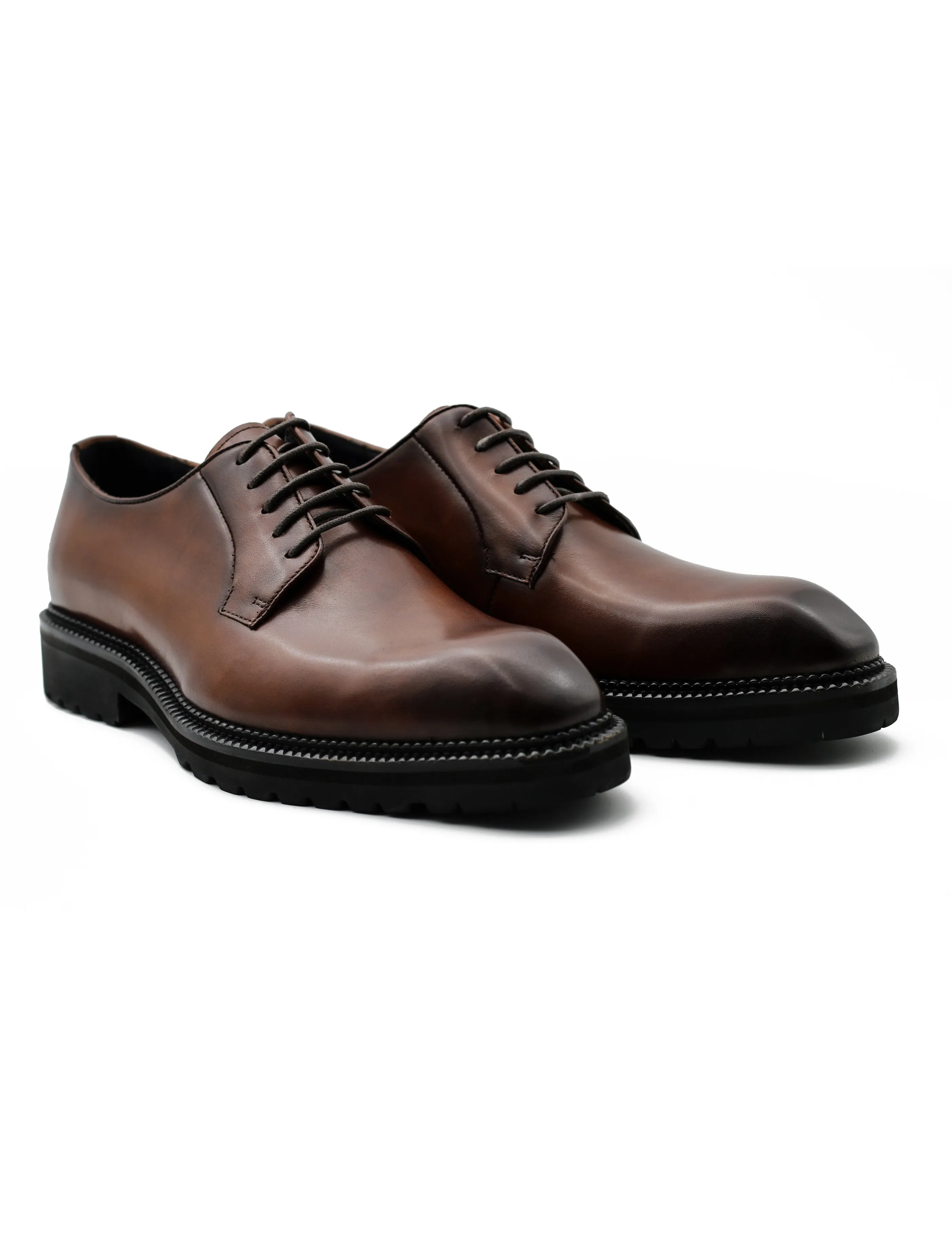 BROWN POLISHED LEATHER DERBY SHOES – CHISEL TOE – LUG SOLE