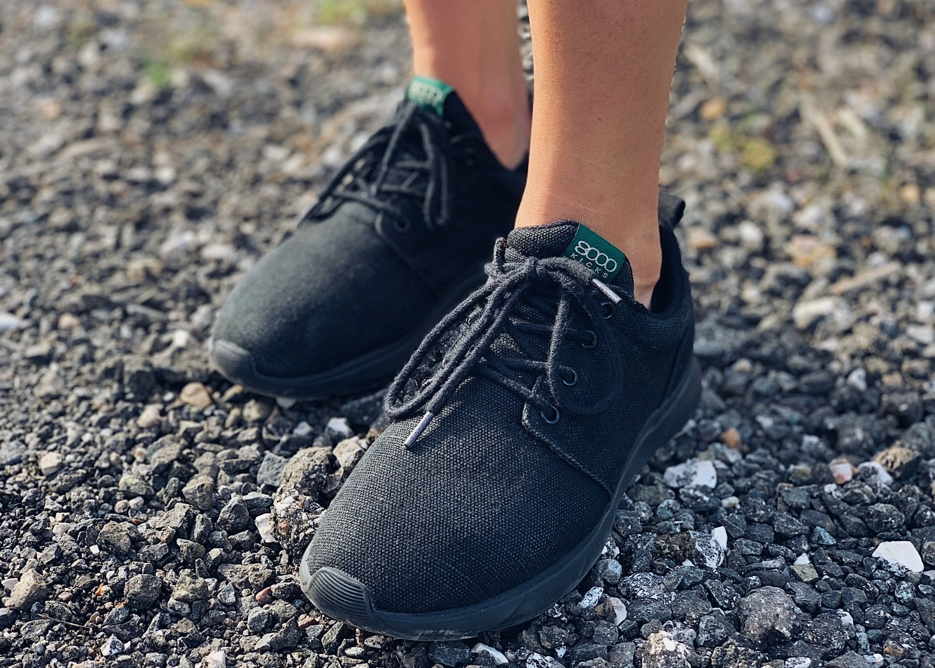 Explorer V2 Women's Vegan Hemp Sneakers | Full Black