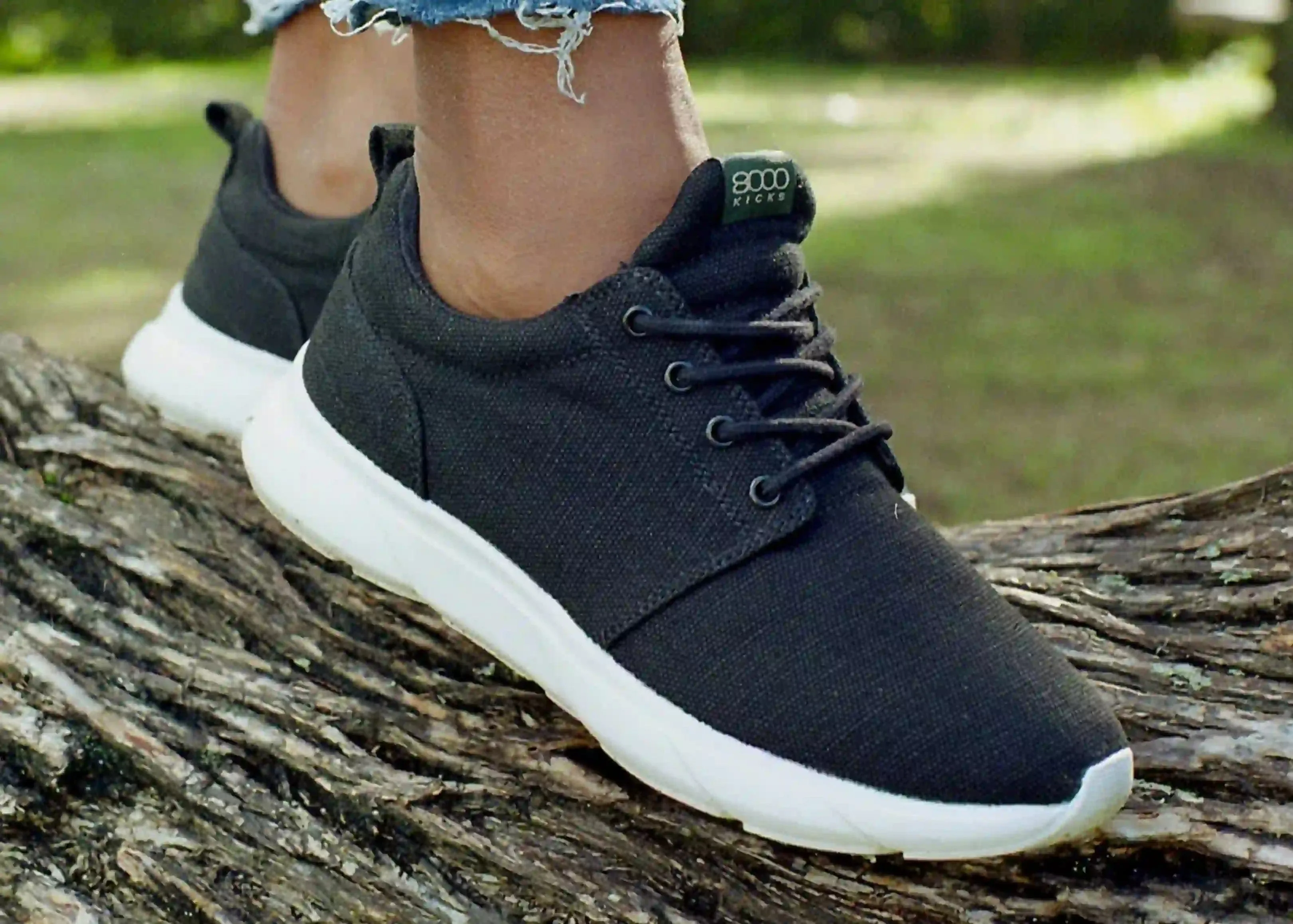 Explorer V2 Women's Vegan Hemp Trainers | Black & White