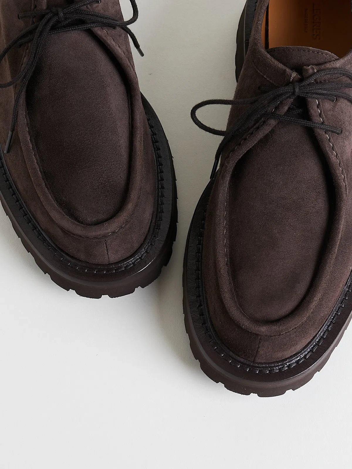 Lace-Up Shoe in Dark Brown Suede