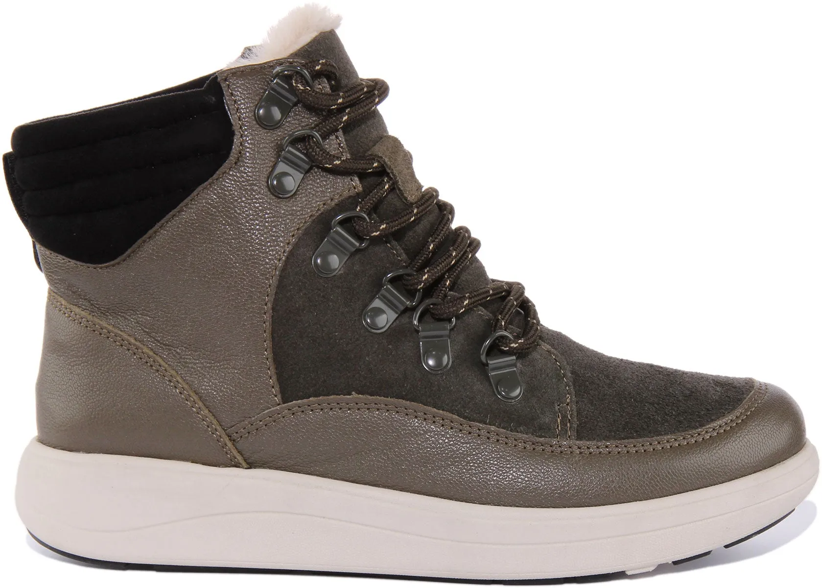 Strive Cotswold In Olive For Women